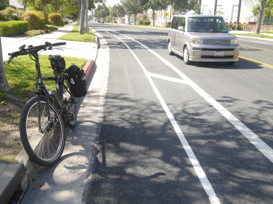 Parking removed to make room for buffered bike lanes on northbound Halstead. 